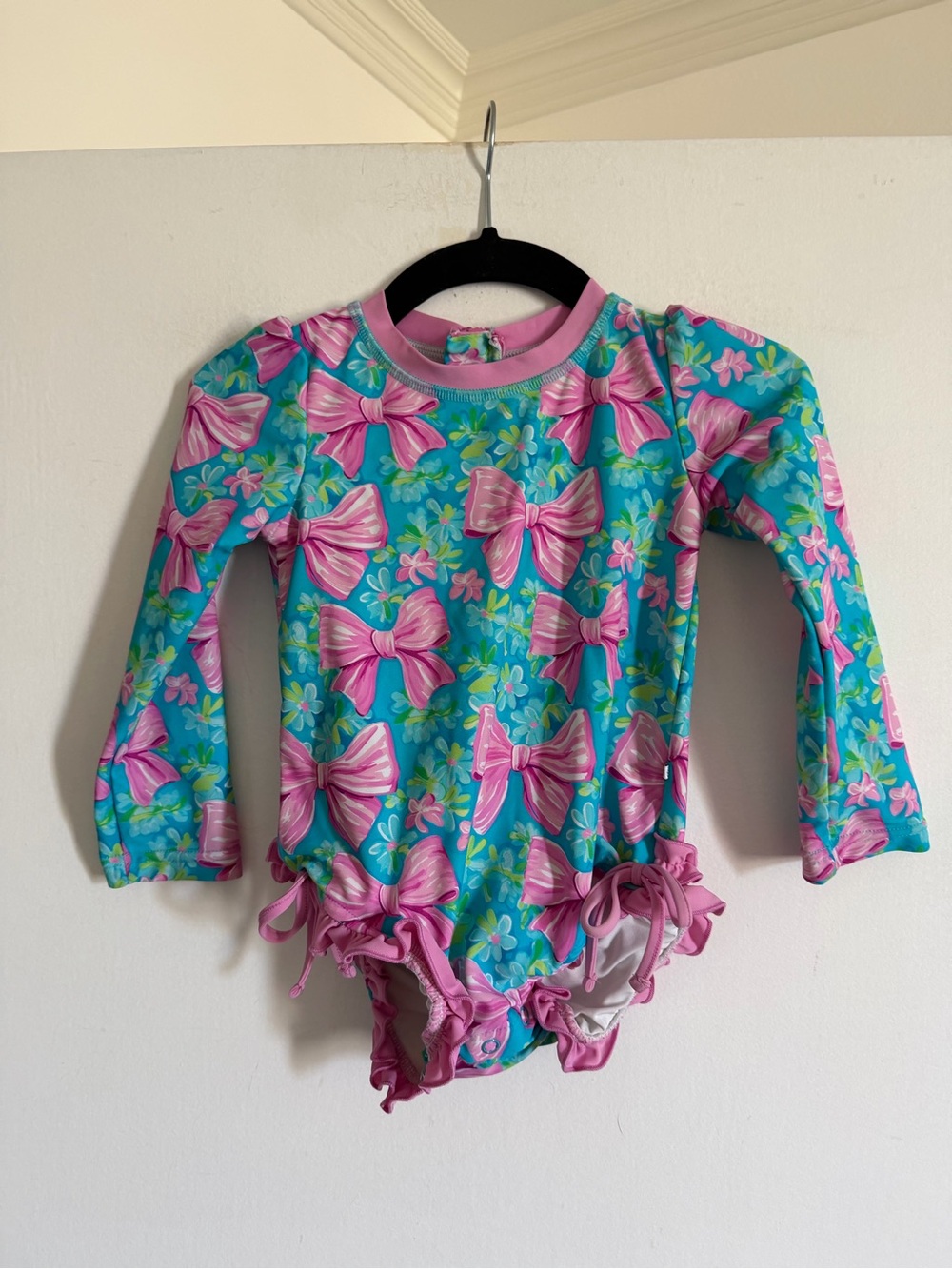 Caden Lane Toddler Girls Bow Print Long Sleeve Rash Guard Ruffle Bottom Swimsuit - Picture 4 of 7